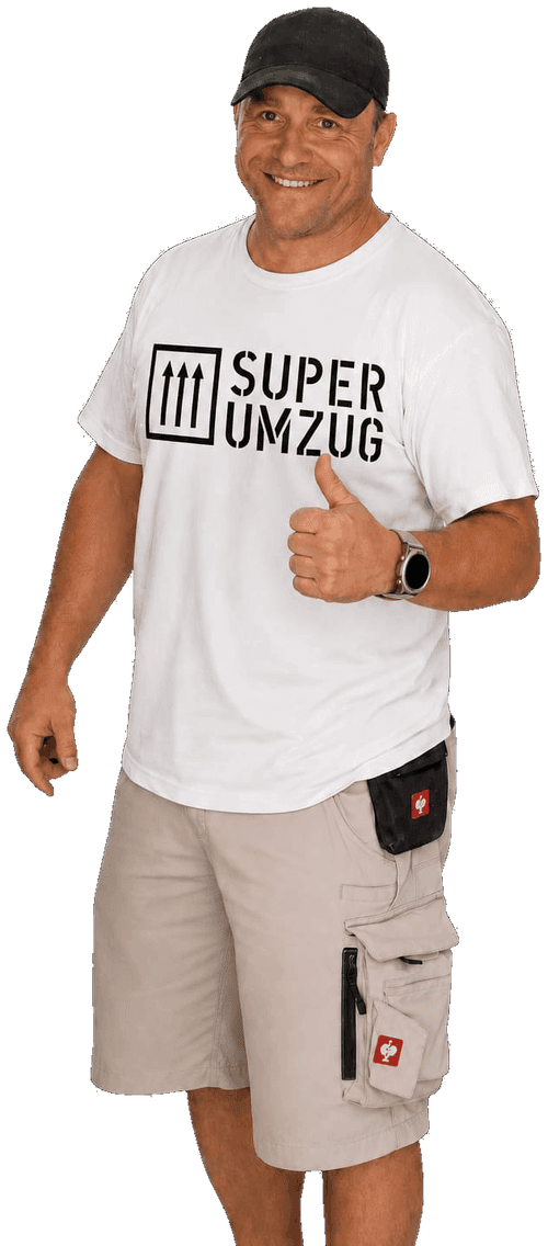 Mitarbeiter von SuperUmzug im Team-Shirt mit Daumen nach oben
